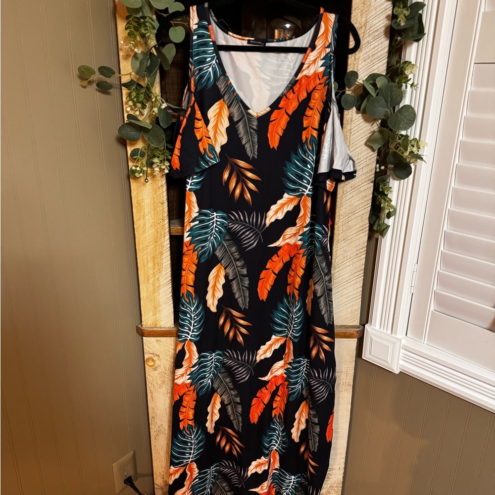 Tropical Leaf Print Maxi Dress